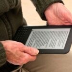 60 yaş üzeri okurlar e-kitap okuyucu kullanmalı