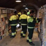 Ankara'da temizlik işçileri, çöpten topladıkları kitaplarla kütüphane kurdu