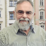 Prof. Dr. Mete Tunçay hayatını kaybetti