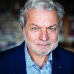 Edebiyatın ustası Nedim Gürsel, resimle arzunun kesiştiği büyülü dünyanın kapısını aralıyor