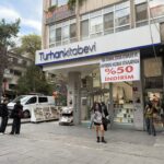 Ankara'nın en eski kitabevlerinden birisi olan Turhan Kitabevi kapanıyor