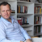 Barbaros Altuğ'un kaleminden toplumsal ve içe dönük bir yüzleşme: Uzun Bir Kışın En Karanlık Gecesi