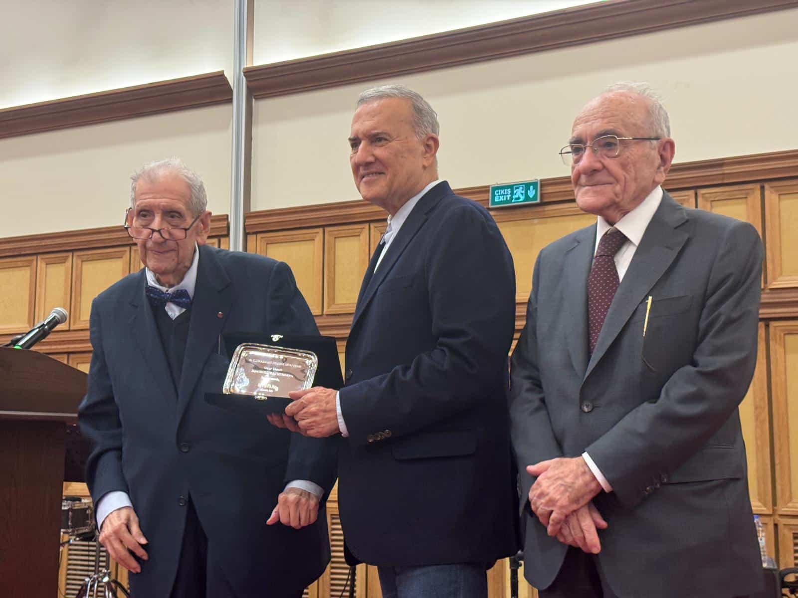 TÜYAP Kitap Fuarı’nda Murathan Mungan için onur gecesi düzenlendi