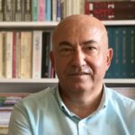 Fabula Narratur: Öykü Üzerine Anlatıbilimsel Okumalar raflarda