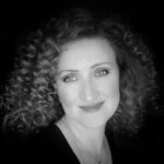 “Gözlerin Karanlığa Alıştığı Yerden, Işıklara!” | Mehmet Eren