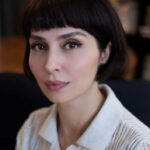 Ebru Ojen'den aile ve taşra üzerine çarpıcı bir roman: Lojman