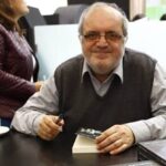 Orhan Kahyaoğlu Modern Türkçe Şiir Antolojisi’nden sonra bu kez Poetik Çıkmaz kitabıyla 1960-1980 ar...