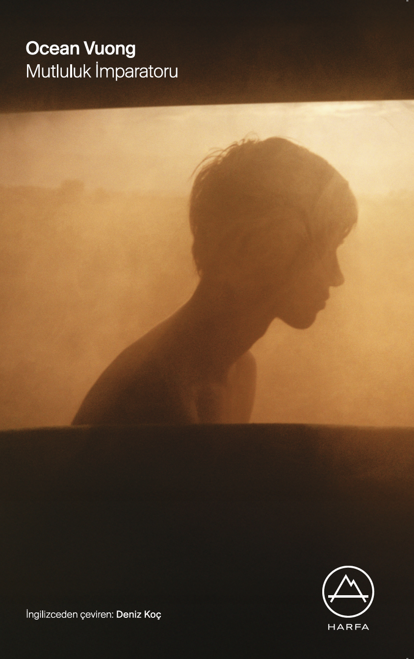 Tarihin, belleğin ve zamanın döngülerini takip eden bir roman Mutluluk İmparatoru