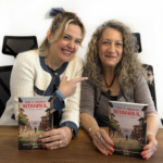 Tam O Sırada İstanbul, Jale Sancak’ın öyküleri ve Ayça Erdura’nın şiirleriyle İstanbul’u, yaşayan ve...