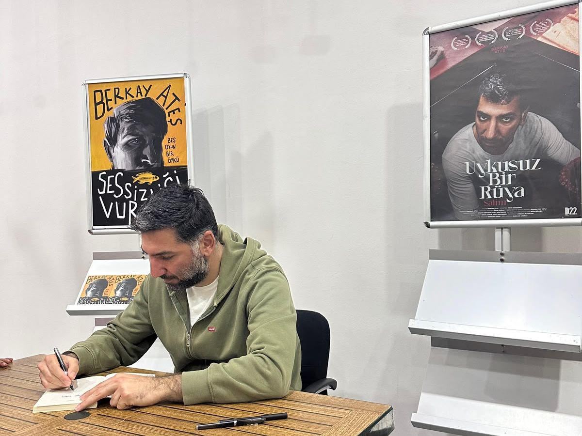 Berkay Ateş’in Sessizliği Vurun adı kitabı, geride