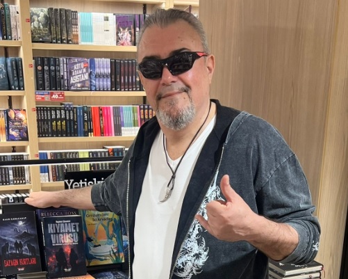 Kaan Karacaalp’ten yeni roman: “Şafağın Kurtları” raflarda