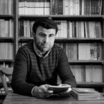 Mehmet Mahsum Oral: Anlatıcı için şehir, ilk defa girilmiş bir züccaciye dükkanını andırır.