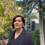 Sibel K. Türker, Mecnun Kelebekler’de dünyadaki en kör şeyin insanın talihi olduğunu hatırlatırken; ...
